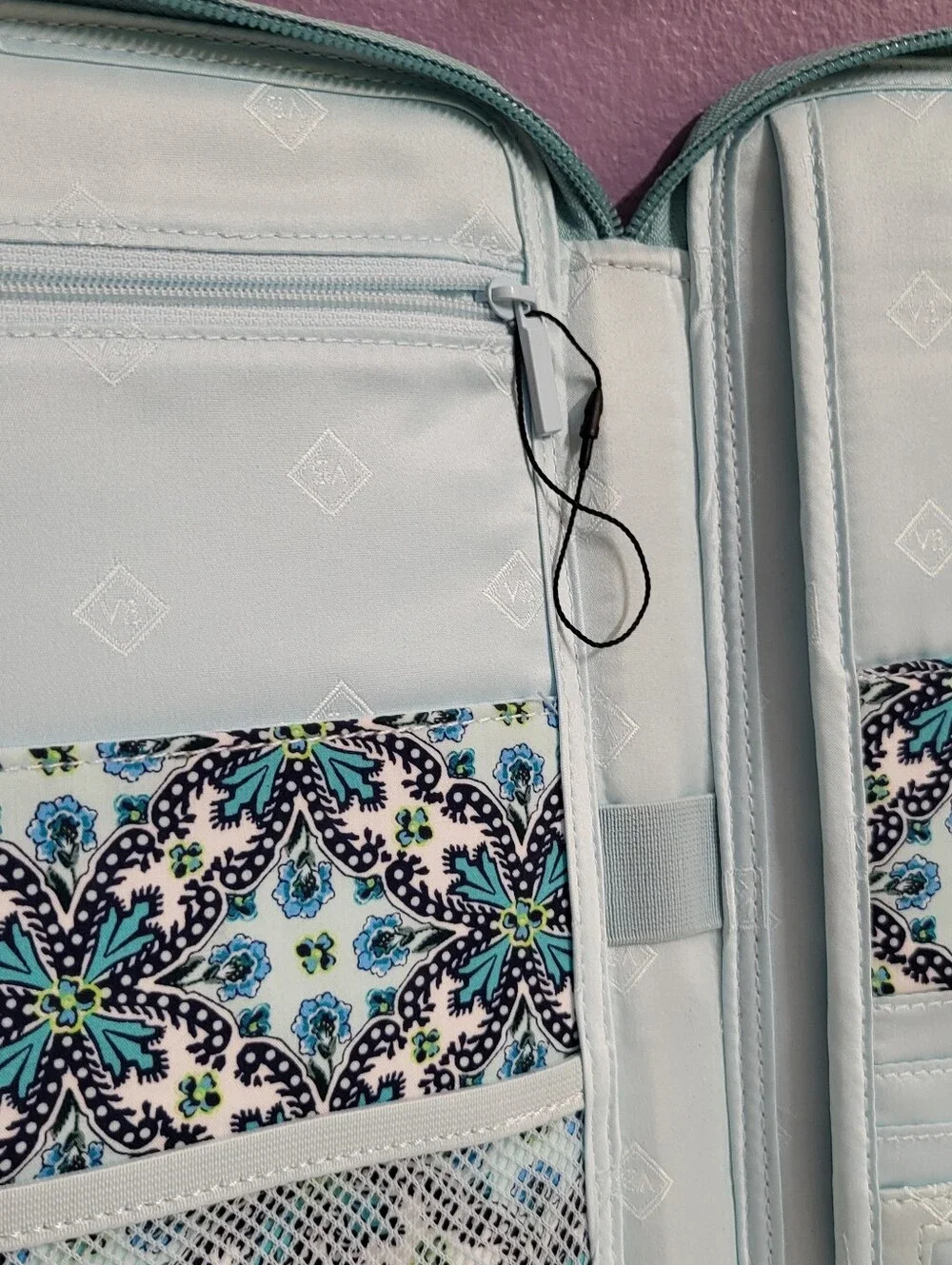 VERA BRADLEY Blue Cloud Vine Floral Zip-up School Organizer Folder Tech Case NEW